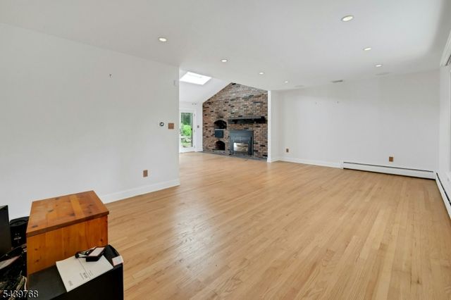 29 Dogwood Dr, Chester Twp., NJ 07930