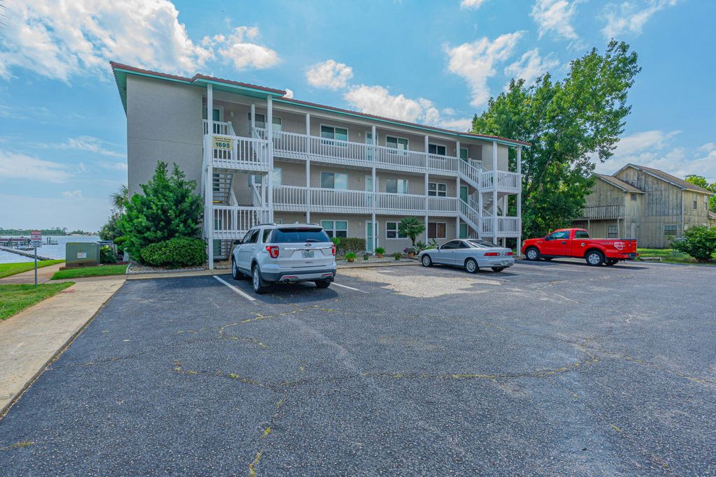 1695 W Highway 98, 102, Mary Esther, FL 32569