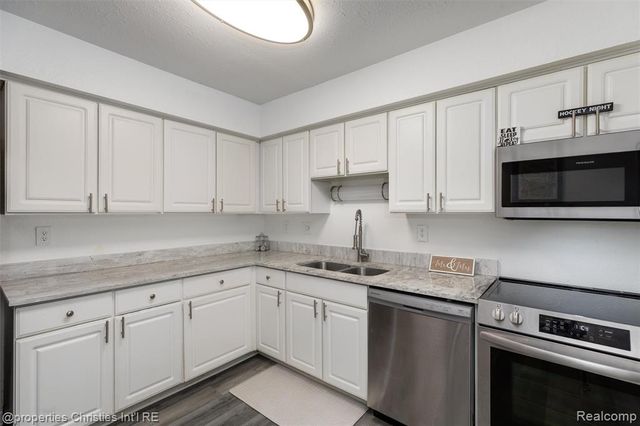 19272 Northridge Drive, Northville, MI 48167