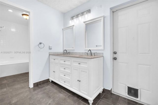 8176 Pine Circle 6, Tamarac, FL 33321