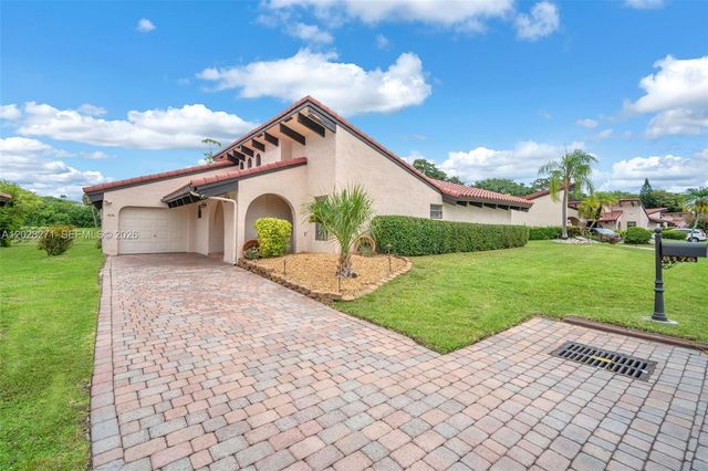8176 Pine Circle 6, Tamarac, FL 33321