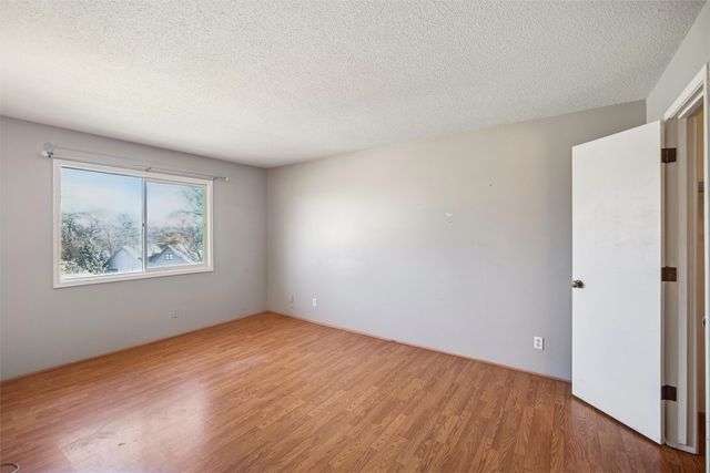 9523 University Avenue 9, Clive, IA 50325