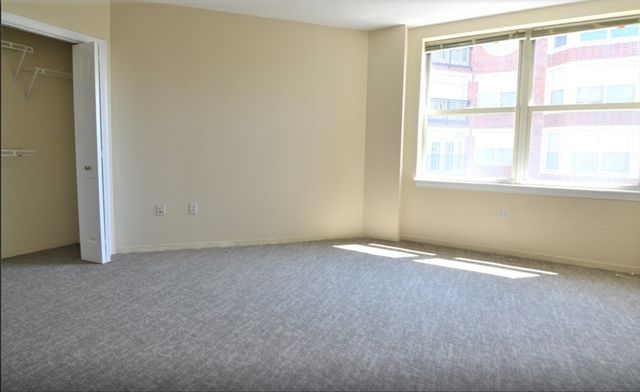 75 Peterborough 220, Boston, MA 02215
