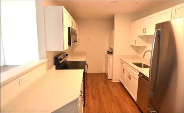 75 Peterborough 220, Boston, MA 02215