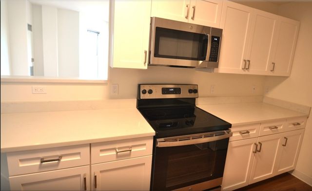 75 Peterborough 220, Boston, MA 02215