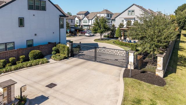 968 Ford Pines Lane, Houston, TX 77091