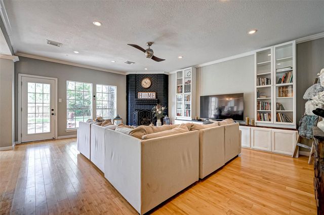 14 Bradford Circle, Sugar Land, TX 77479