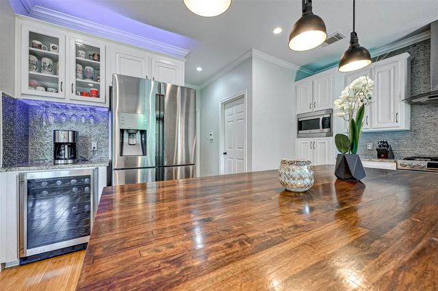 14 Bradford Circle, Sugar Land, TX 77479