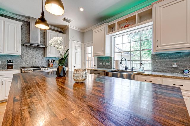 14 Bradford Circle, Sugar Land, TX 77479