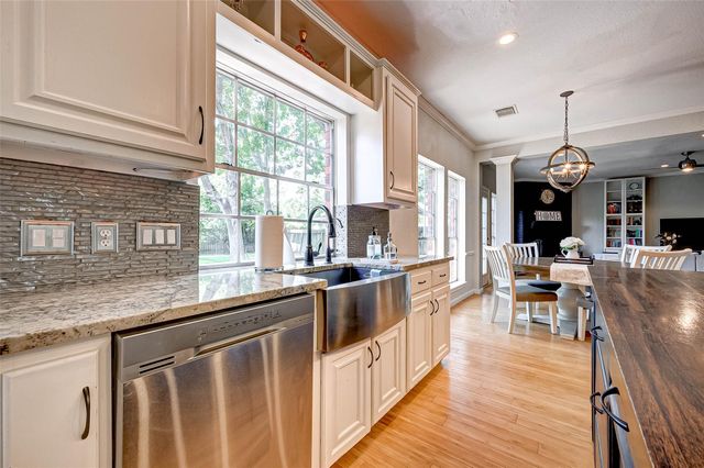 14 Bradford Circle, Sugar Land, TX 77479