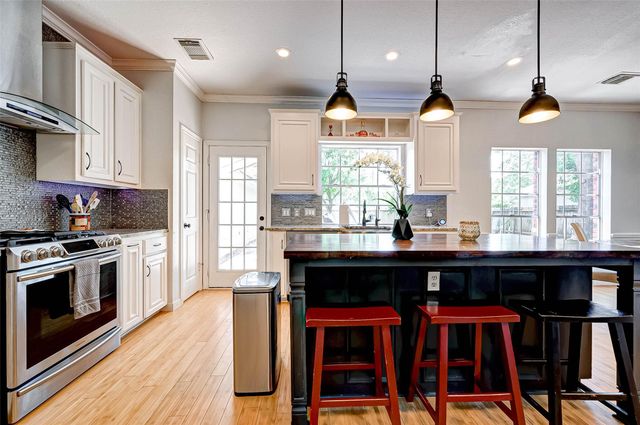 14 Bradford Circle, Sugar Land, TX 77479