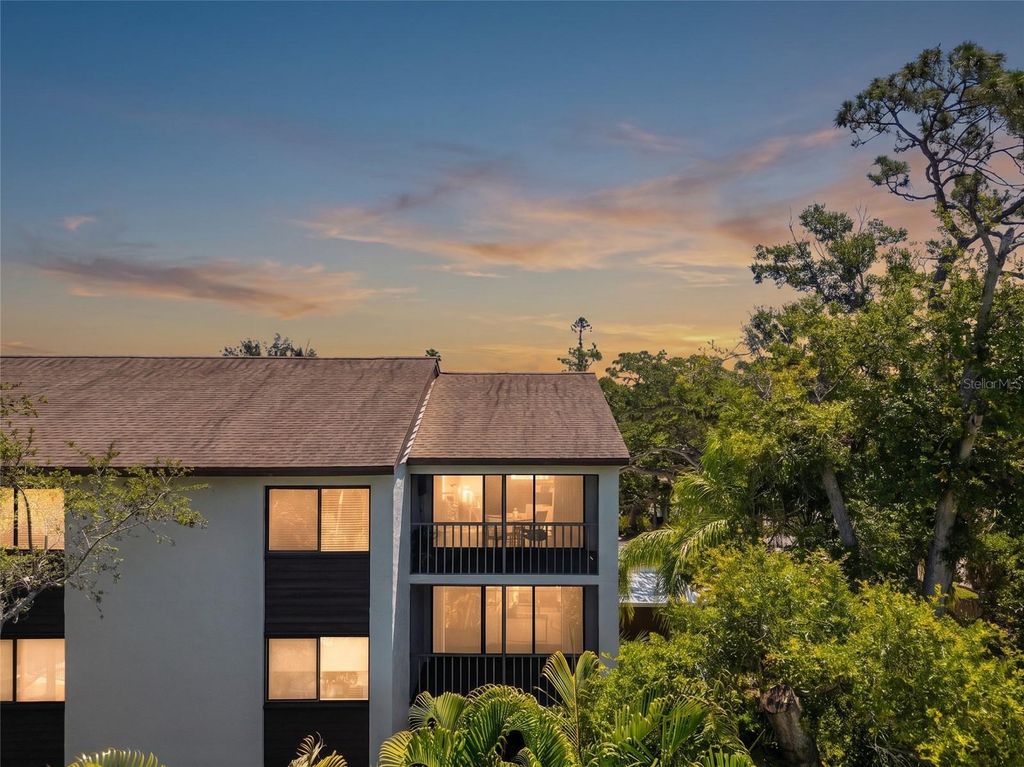 2746 ORCHID OAKS DRIVE 301, Sarasota, FL 34239
