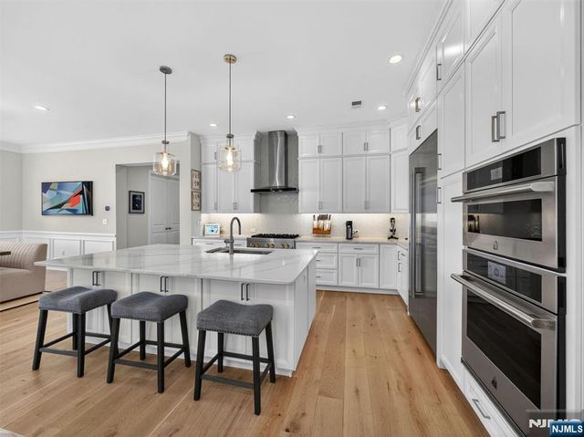 19 Woodmont Circle, River Vale, NJ 07675