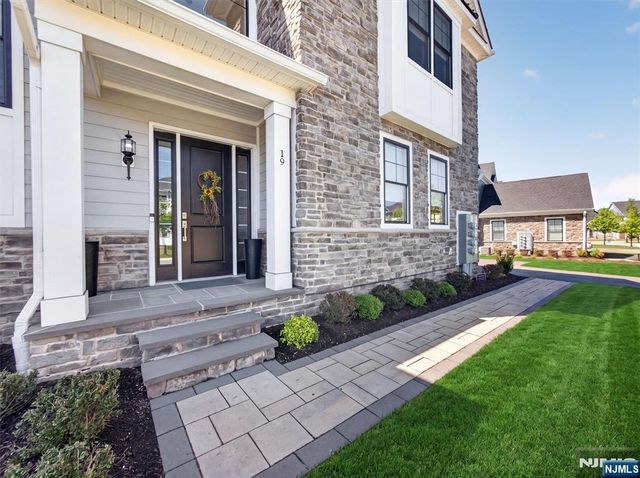 19 Woodmont Circle, River Vale, NJ 07675