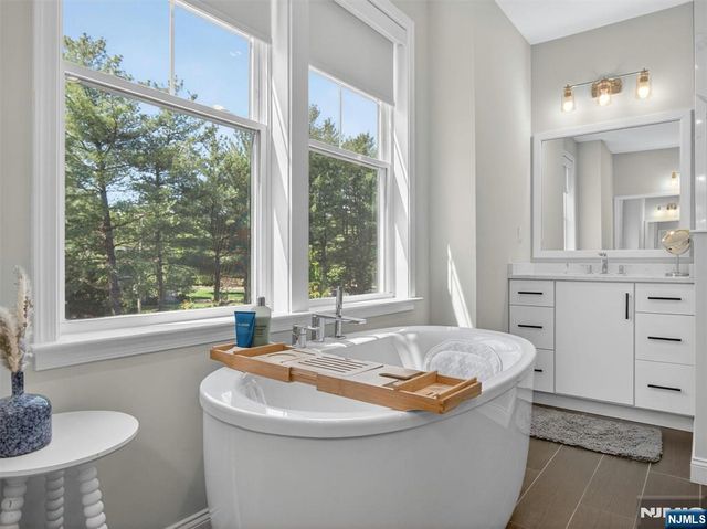 19 Woodmont Circle, River Vale, NJ 07675