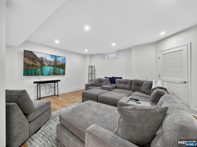 19 Woodmont Circle, River Vale, NJ 07675