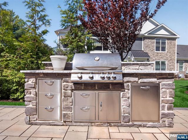 19 Woodmont Circle, River Vale, NJ 07675