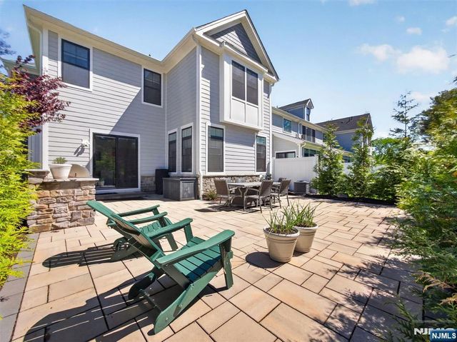 19 Woodmont Circle, River Vale, NJ 07675