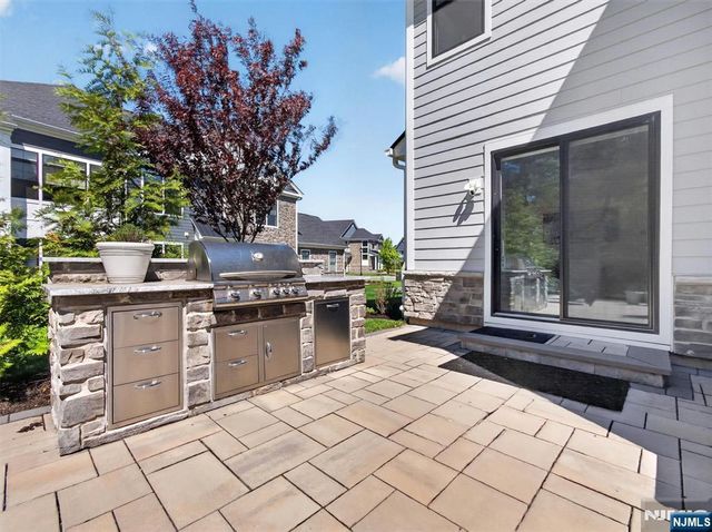 19 Woodmont Circle, River Vale, NJ 07675