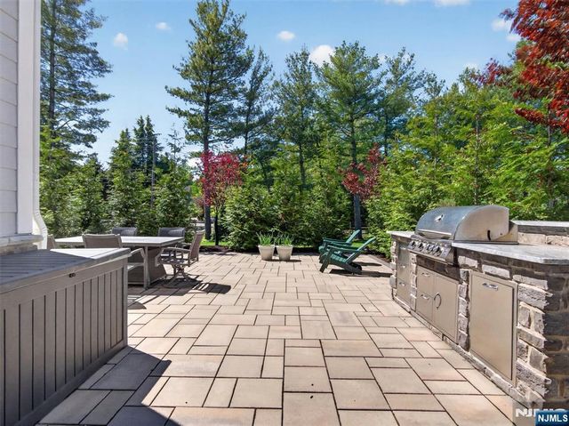 19 Woodmont Circle, River Vale, NJ 07675