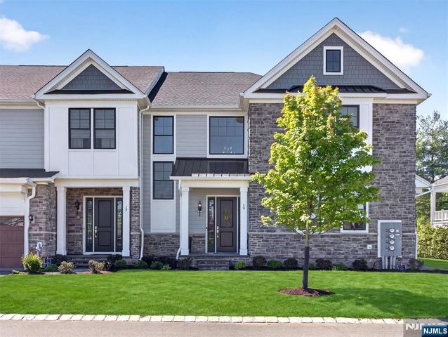 19 Woodmont Circle, River Vale, NJ 07675