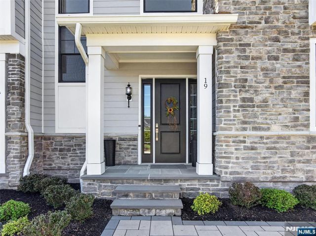 19 Woodmont Circle, River Vale, NJ 07675