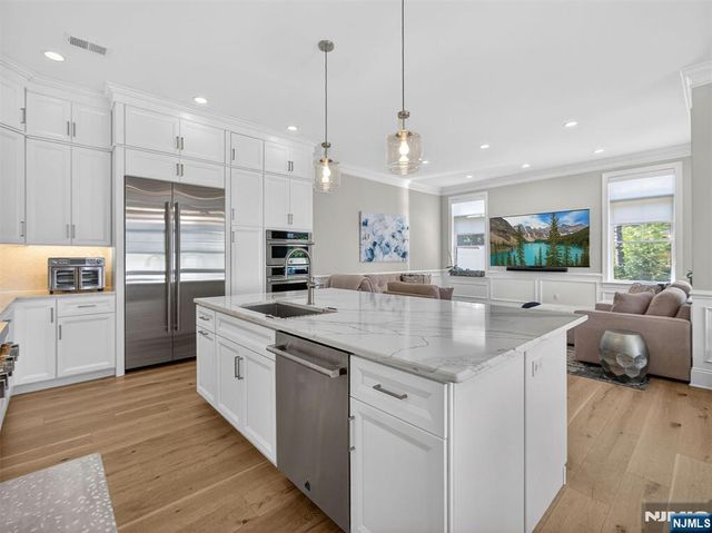 19 Woodmont Circle, River Vale, NJ 07675
