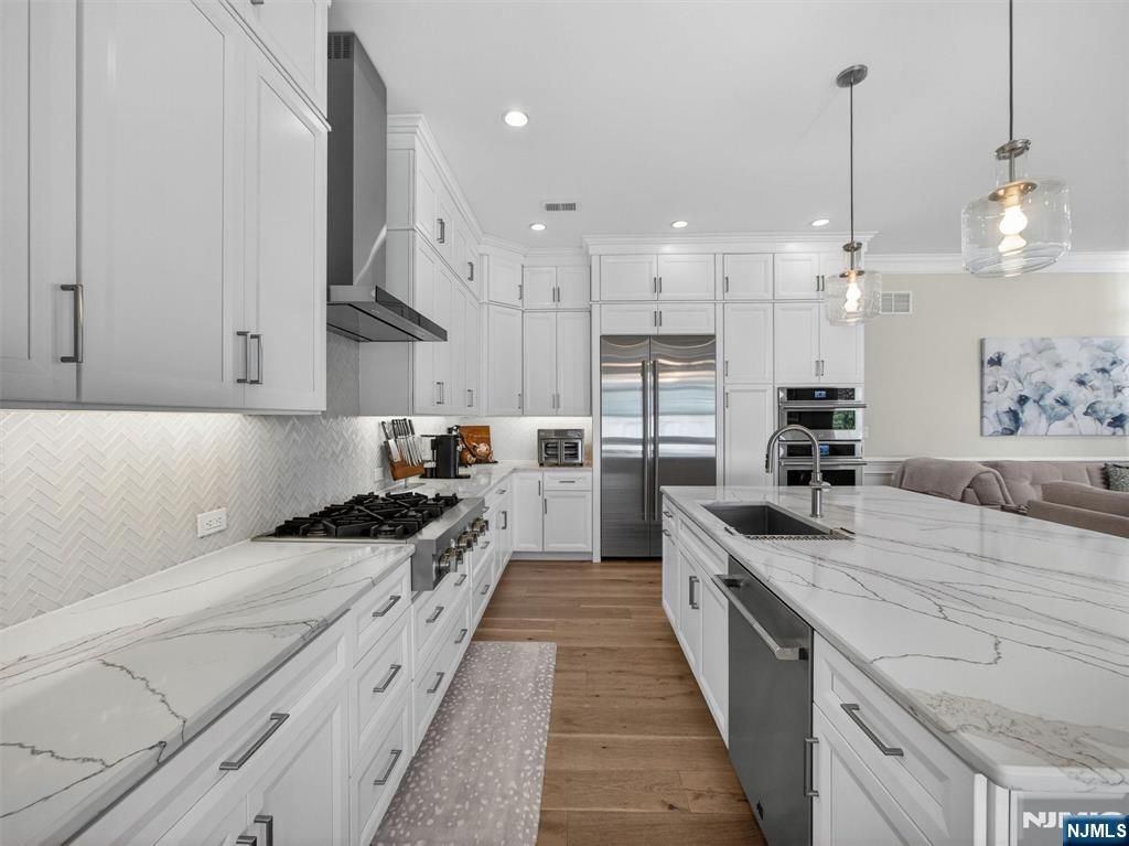 19 Woodmont Circle, River Vale, NJ 07675