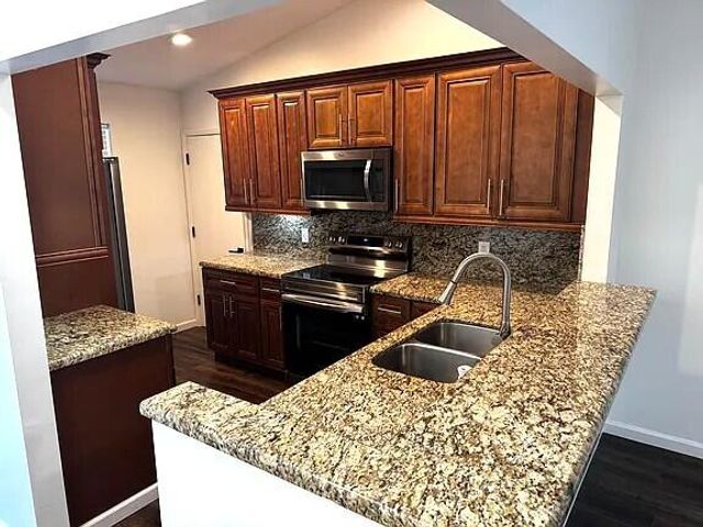 904 NW 50TH Court, Deerfield Beach, FL 33064