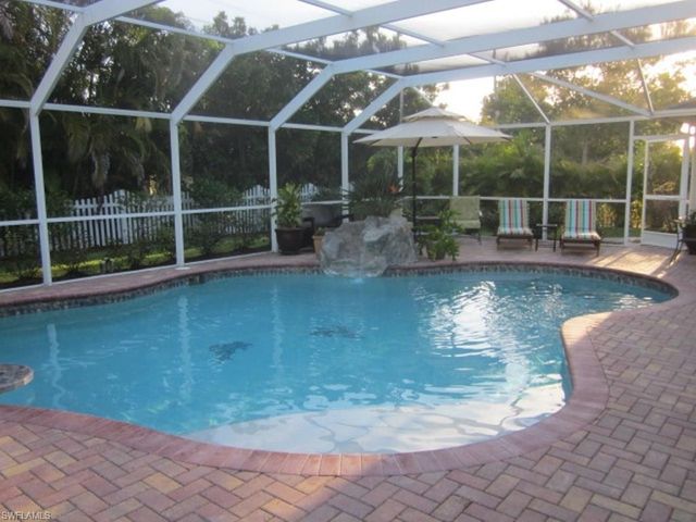 613 SE 2nd TER, Cape Coral, FL 33990