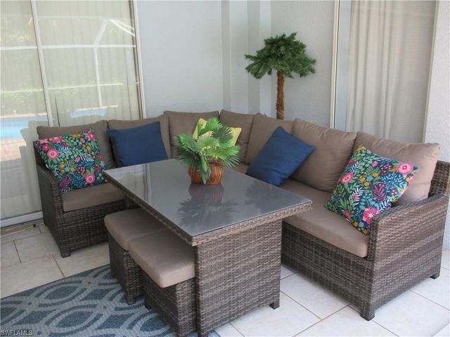 613 SE 2nd TER, Cape Coral, FL 33990