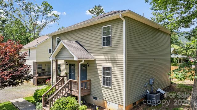 212 & 214 Portmanvilla Road, Black Mountain, NC 28711