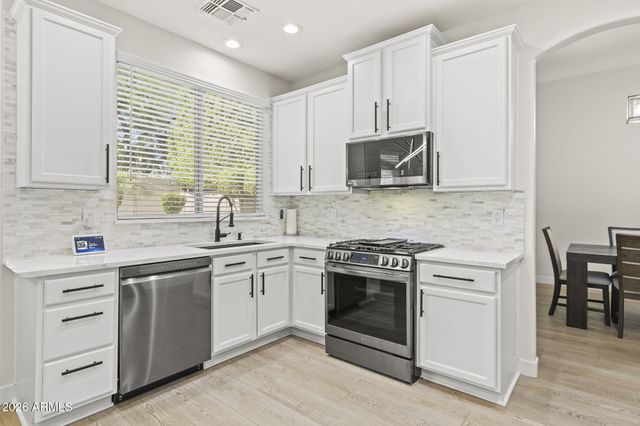 20996 N 82nd Lane, Peoria, AZ 85382