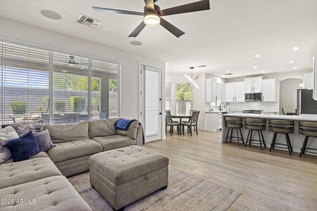 20996 N 82nd Lane, Peoria, AZ 85382