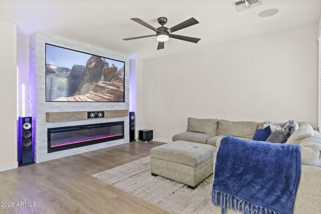 20996 N 82nd Lane, Peoria, AZ 85382