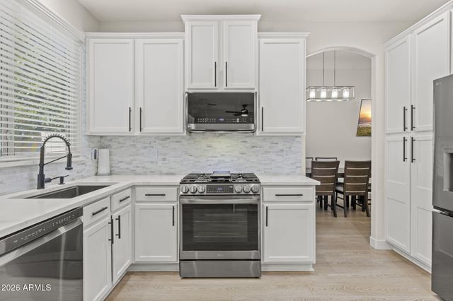 20996 N 82nd Lane, Peoria, AZ 85382