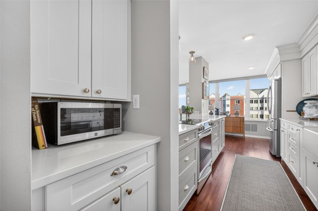 3660 Grand Avenue 810, Des Moines, IA 50312