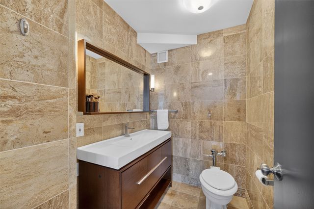 3660 Grand Avenue 810, Des Moines, IA 50312