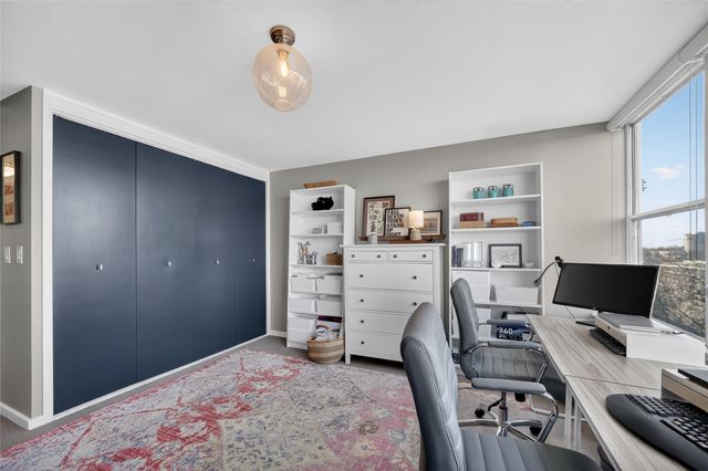 3660 Grand Avenue 810, Des Moines, IA 50312