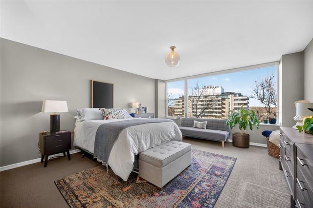 3660 Grand Avenue 810, Des Moines, IA 50312