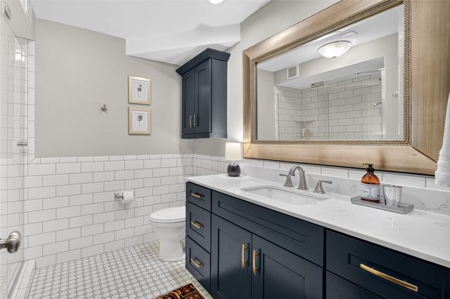 3660 Grand Avenue 810, Des Moines, IA 50312