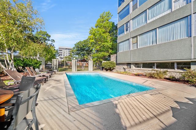 3660 Grand Avenue 810, Des Moines, IA 50312