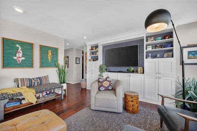 3660 Grand Avenue 810, Des Moines, IA 50312