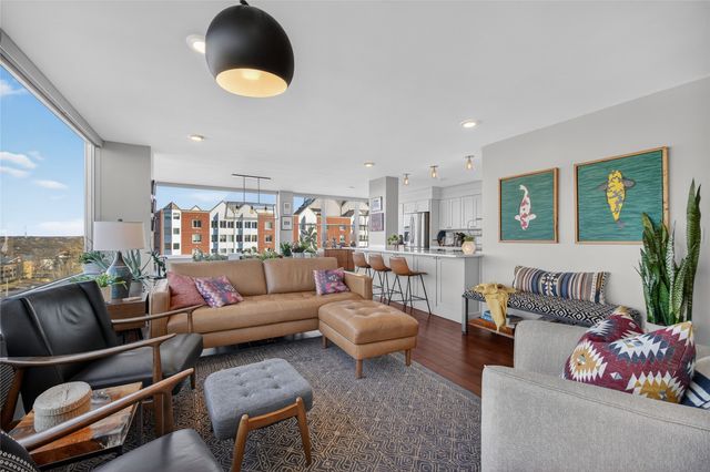 3660 Grand Avenue 810, Des Moines, IA 50312