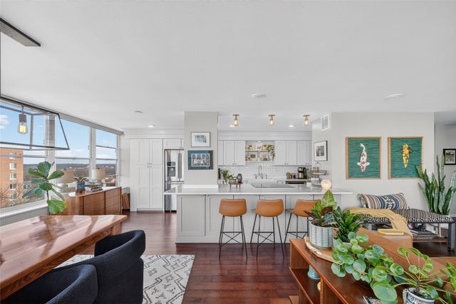 3660 Grand Avenue 810, Des Moines, IA 50312