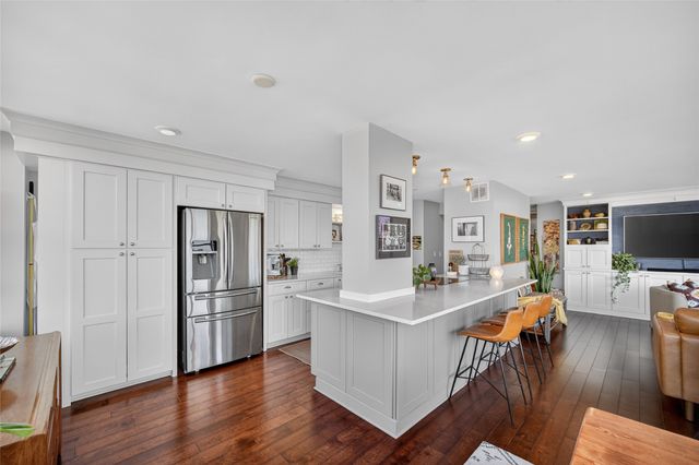 3660 Grand Avenue 810, Des Moines, IA 50312