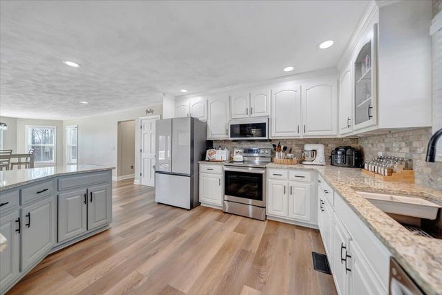 10 Wilkerson RD, Wirtz, VA 24184