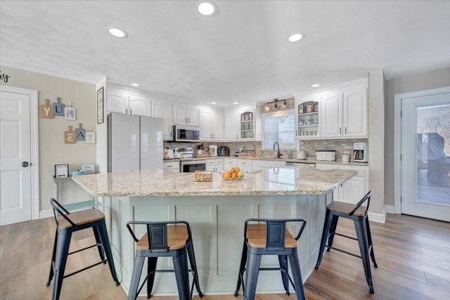 10 Wilkerson RD, Wirtz, VA 24184