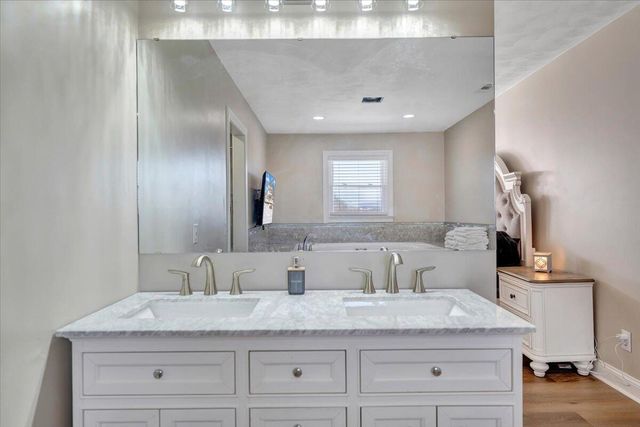 10 Wilkerson RD, Wirtz, VA 24184