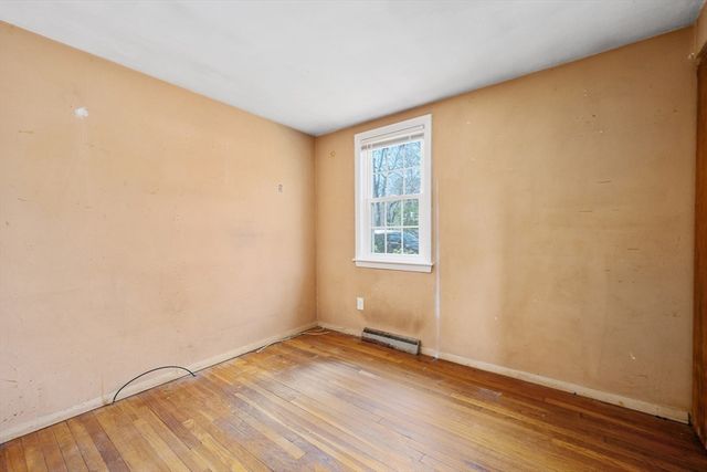 22 Longfellow Dr, Barnstable, MA 02632